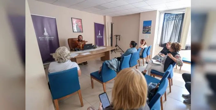 İzmir'de yazarlık eğitimleri başladı