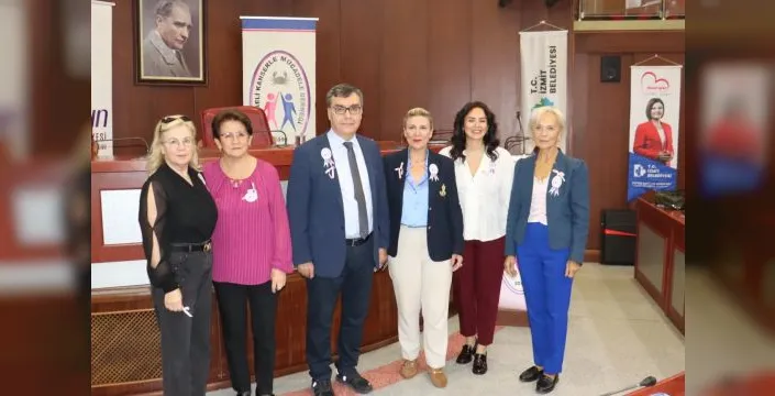 İzmit'te meme kanseri farkındalığı semineri yapıldı