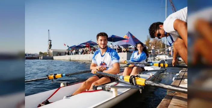 Kadir Has Üniversitesi, Red Bull Kürek Çekme yarışmasında birinciliği elde etti