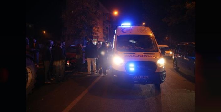 Kars'ta halk otobüsü iş makinesine çarptı