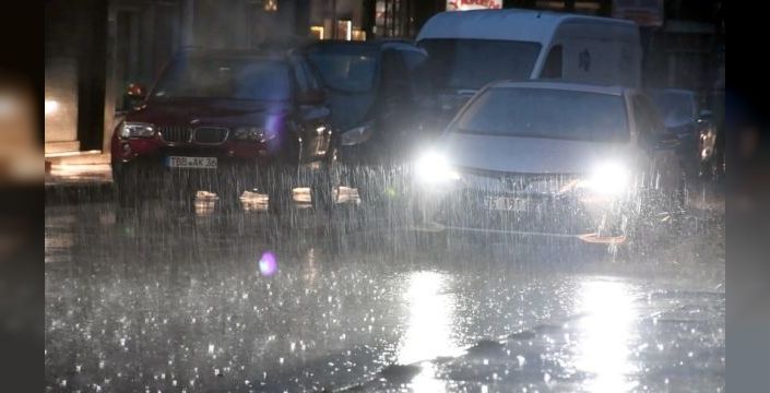 Kars'ta sağanak yağış yaşamı olumsuz etkiledi