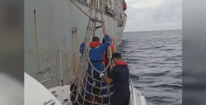 Kaş açıklarında yaralanan mürettebat sahil güvenlik tarafından kurtarıldı