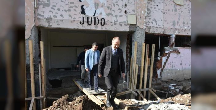 Kayakla atlama kulelerinde bakım sürüyor