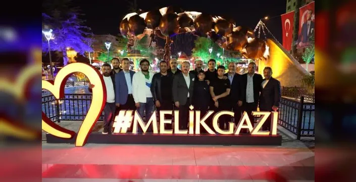 Kayseri Melikgazi'de Mustafa Tümgüç Parkı açıldı