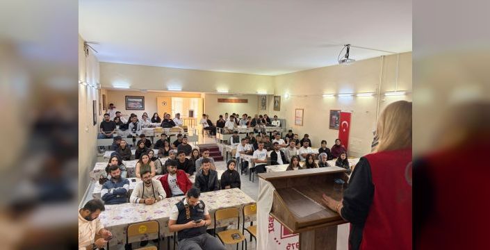 Keban'da öğrencilere siber suçlar ve bağımlılık eğitimi