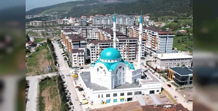 Kocaeli'de riskli minareler çelikle yenileniyor