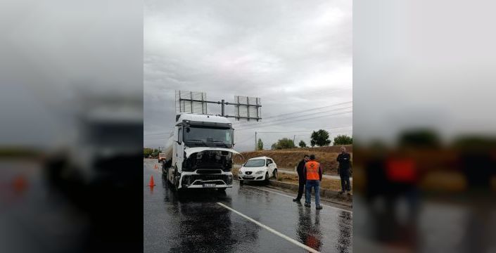 Malatya'da tır ile otomobil çarpıştı, 3 kişi yaralandı
