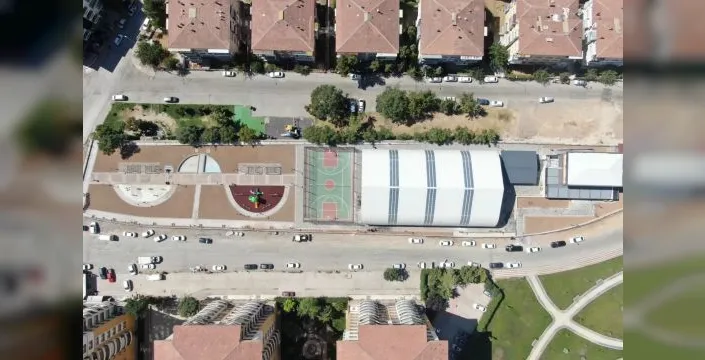 Malatya'nın Başharık bölgesinde gençlik merkezi açıldı