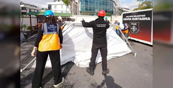 Maltepe'de afetlere hazırlık için 800 gönüllü eğitildi