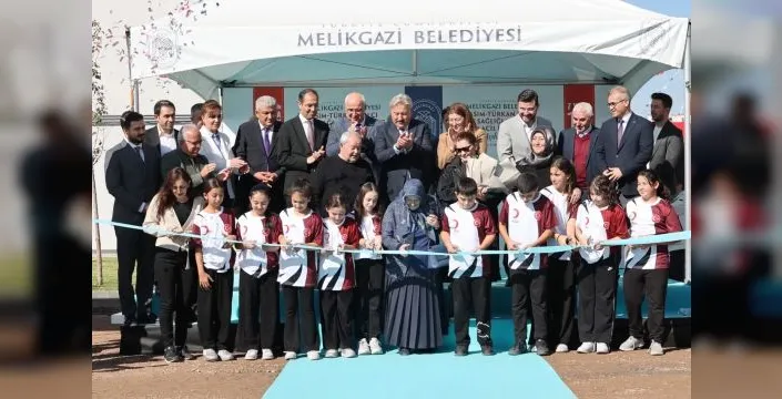 Melikgazi'ye yeni aile sağlığı merkezi ve acil istasyonu açıldı