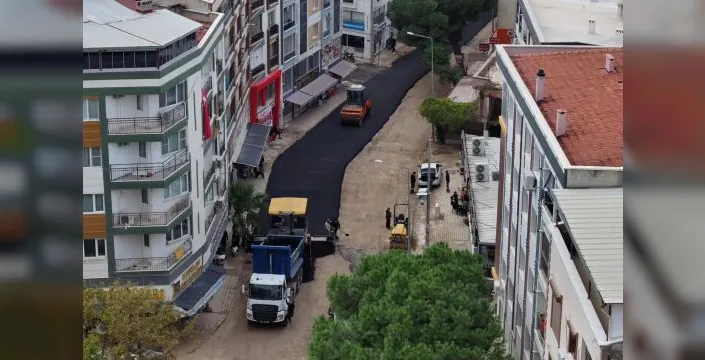 Muradiye'de altyapı sürerken yollar asfaltlanıyor