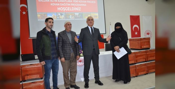 Muş'ta 100 arıcıya 1000 kovan desteği sağlandı