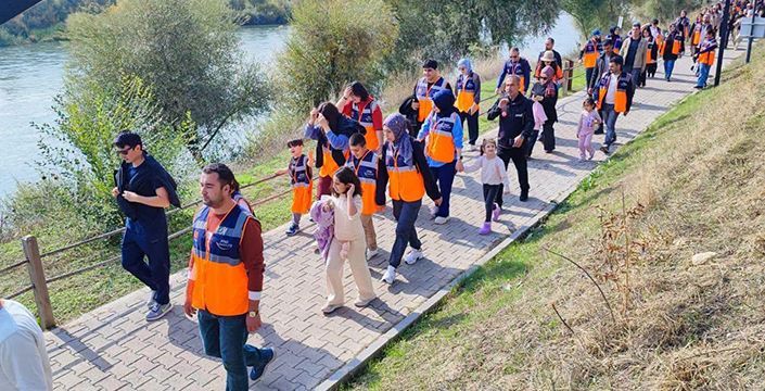 Muş’ta Sağlıklı Yaşam ve Doğa Yürüyüşü Etkinliği: Vali Avni Çakır Gençler ve AFAD Gönüllüleri ile Yürüdü