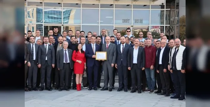 Ömer Gülsoy, KTO başkanlık mazbatasını aldı