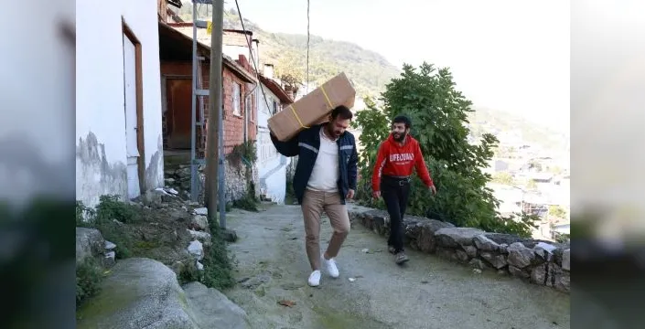 Osmangazi'den engellilere tekerlekli sandalye yardımı