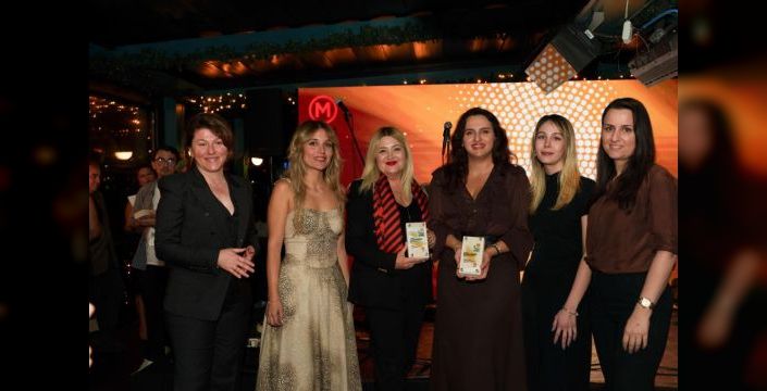 Sarelle, Gülümseyen Harfler projesiyle ödül kazandı