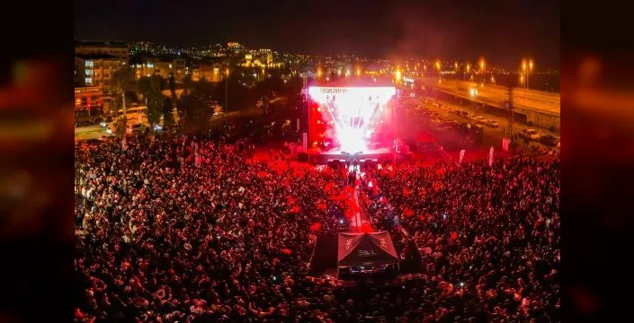 Trabzon Gastronomi Festivali'nde Tuğçe Kandemir sahne aldı