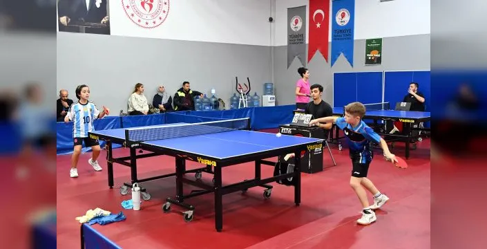 Yalova'da 33 sporcu dört kategoride yarıştı