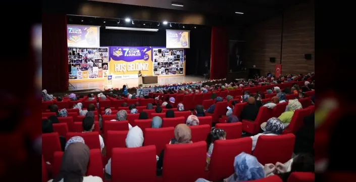 Yazar Saliha Erdim Çayırova'da aile üzerine konuştu